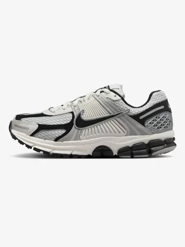 Zoom Vomero 5 Low Top Sneakers Black Photon Dust - NIKE - BALAAN 2