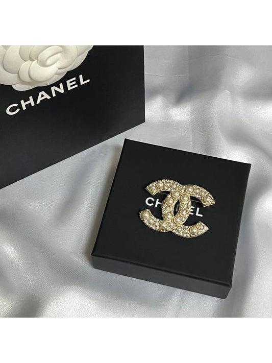 CC logo pearl cubic brooch gold A64762 - CHANEL - BALAAN 2