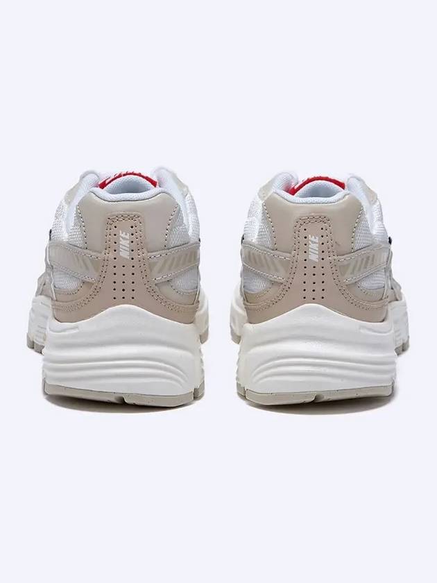 Female Initiator White HQ1183 141 - NIKE - BALAAN 5