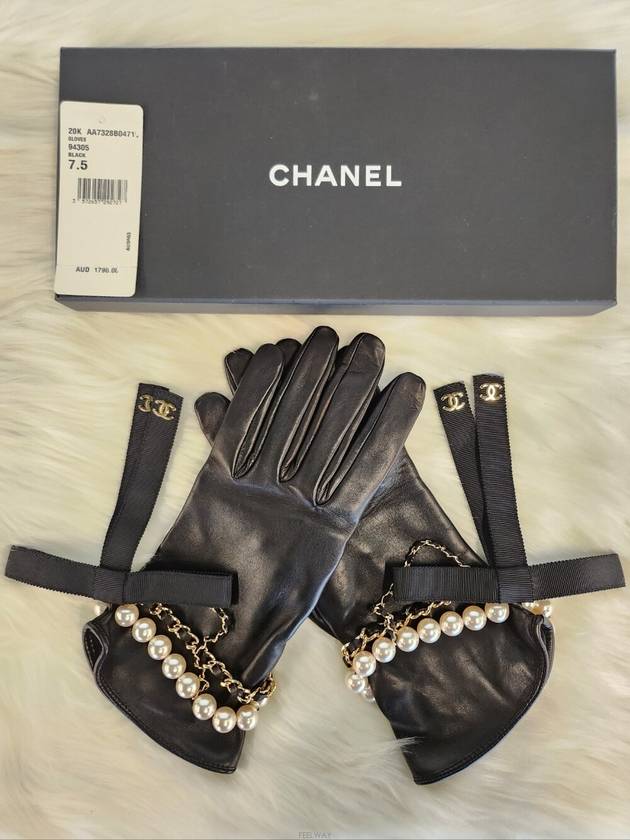 Daol Beomeo Branch Chain pearl decorated leather gloves AA7328 7 5 Condition A - CHANEL - BALAAN 2