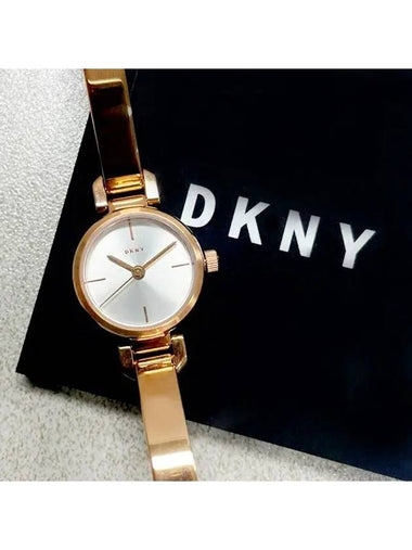 Metal Wrist Watch Women's Bracelet Bangle NY2629 Rose Gold - DKNY - BALAAN 1