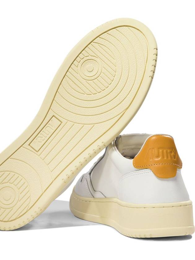 Autry White And Honey-Colored Leather Medalist Low Sneakers - AUTRY - BALAAN 5