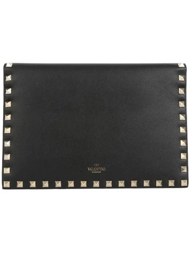 Rockstud Clutch Bag Black - VALENTINO - BALAAN 1