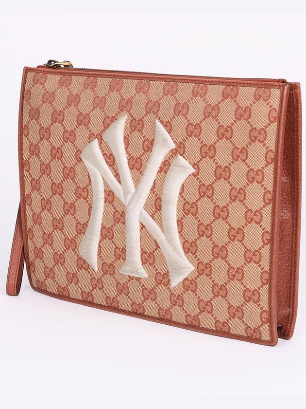 GG Fabric New York Yankees Medium Clutch Bag 547796 - GUCCI - BALAAN 3