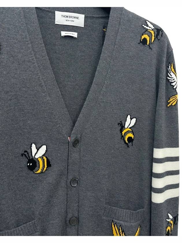 Men's Merino Bird Bee 4 Bar V-Neck Merino Cotton Cardigan Medium Grey - THOM BROWNE - BALAAN 5