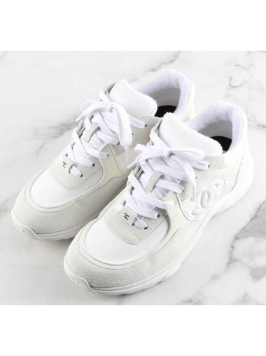 CC logo sneakers - CHANEL - BALAAN 1