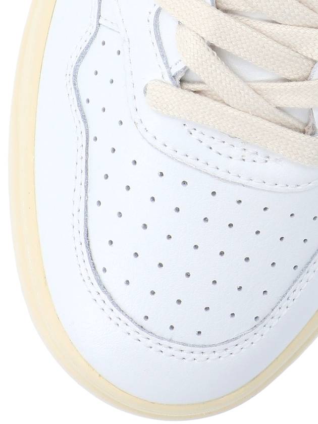 Medalist Low Top Sneakers All White - AUTRY - BALAAN 6