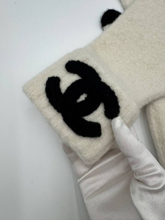 CC Logo Gloves White Black AAA591 - CHANEL - BALAAN 3