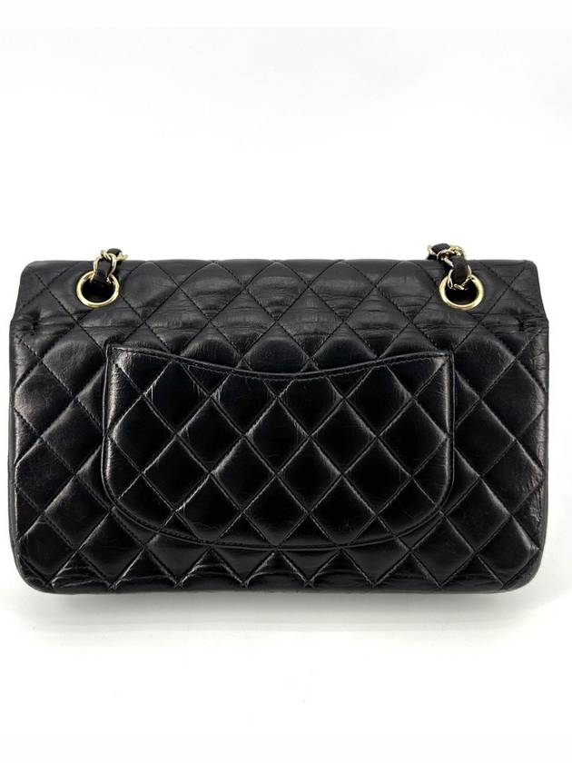 Lambskin classic medium shoulder bag - CHANEL - BALAAN 5