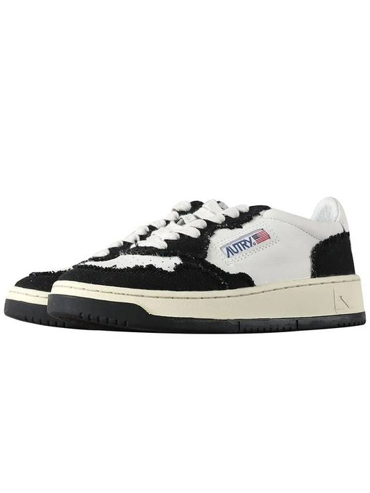 Medalist Logo Patch Leather Low Top Sneakers Black White - AUTRY - BALAAN.