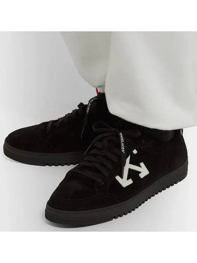 2.0 Arrow Logo Suede Low Top Sneakers Black - OFF WHITE - BALAAN 2