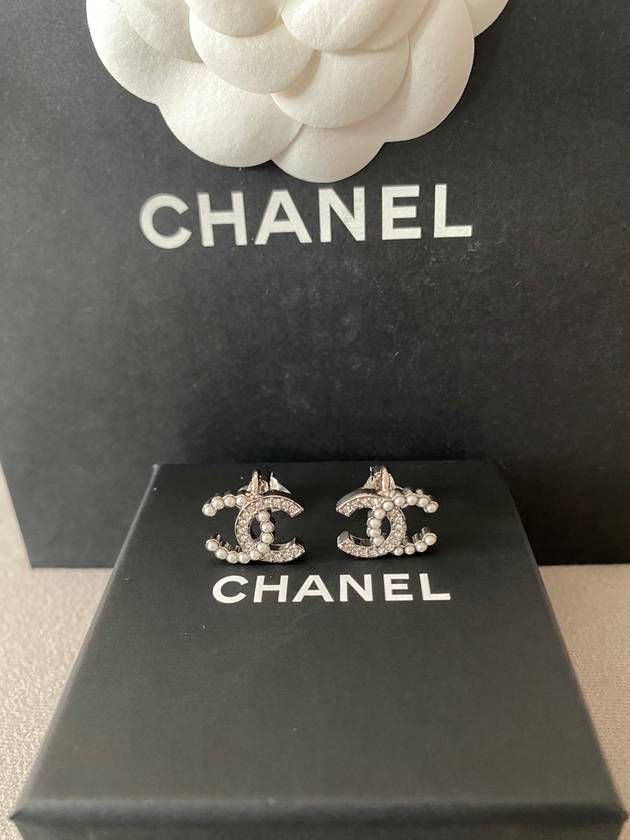 CC logo earrings pearl crystal clip type earrings silver ABD651 - CHANEL - BALAAN 5