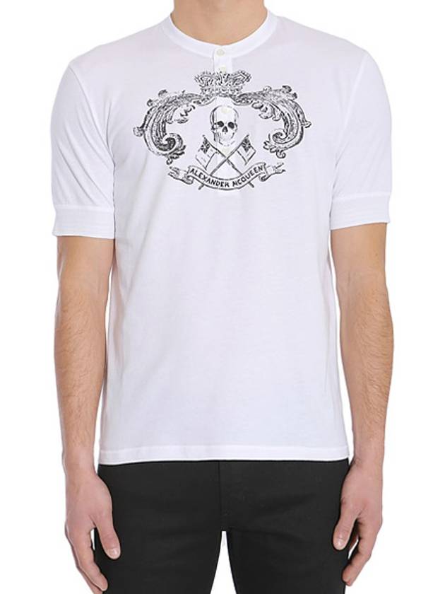 Skull Emblem Henry Neck Short Sleeve T-Shirt White - ALEXANDER MCQUEEN - BALAAN 2