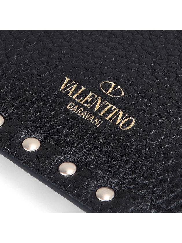 Rockstud Soft Grain Clutch Bag Black - VALENTINO - BALAAN 5