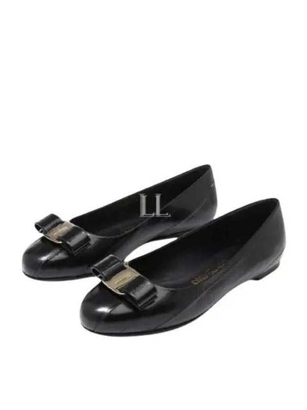 Women's Vara Round Toe Ballerina Flats Black - SALVATORE FERRAGAMO - BALAAN 2