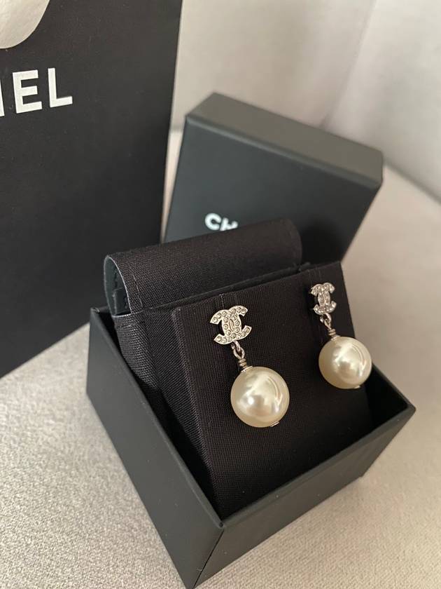 Metal Glass Strass Pearly White Earrings Silver - CHANEL - BALAAN 3