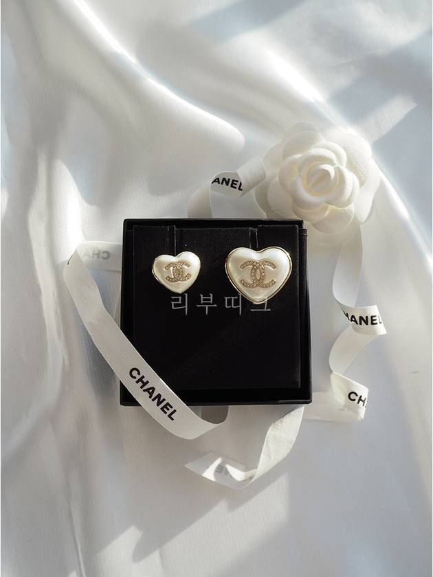 Women's Double Heart Set Brooch White - CHANEL - BALAAN 4