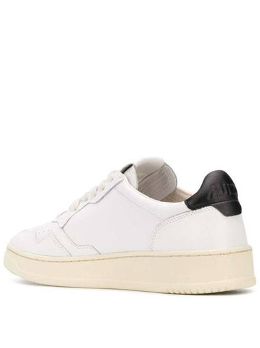 'Medalist Low' White Sneakers With Contrasting Heel Tab In Leather Man - AUTRY - BALAAN 1