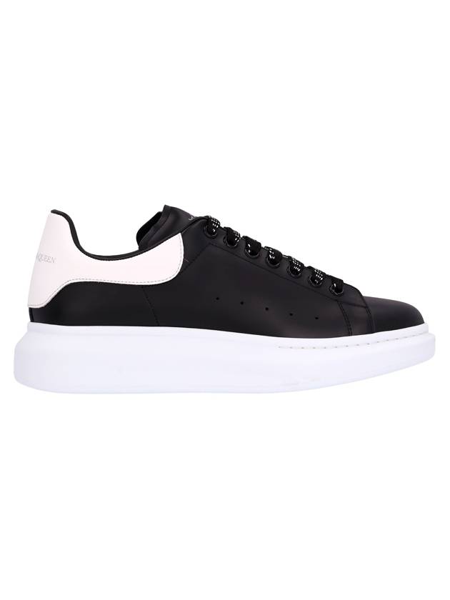 Oversized Leather Tab Low Top Sneakers Black - ALEXANDER MCQUEEN - BALAAN 2