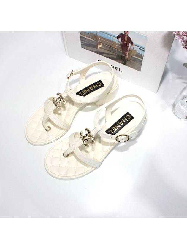 Women s CC Logo Quilted Sandals White - CHANEL - BALAAN 4