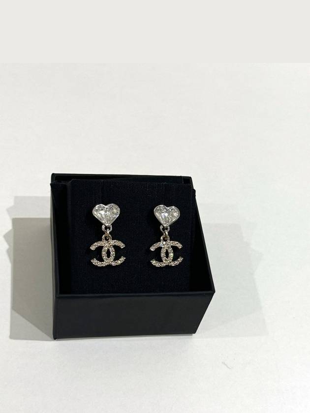 Heart crystal CC logo drop gold metal earrings ABA909B - CHANEL - BALAAN 3