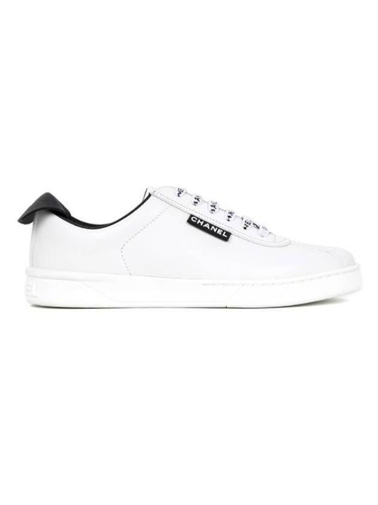 Weekend Low Top Sneakers White - CHANEL - BALAAN.