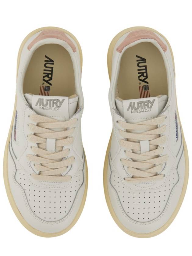 Medalist Pink Tab Leather Low Top Sneakers White - AUTRY - BALAAN 5