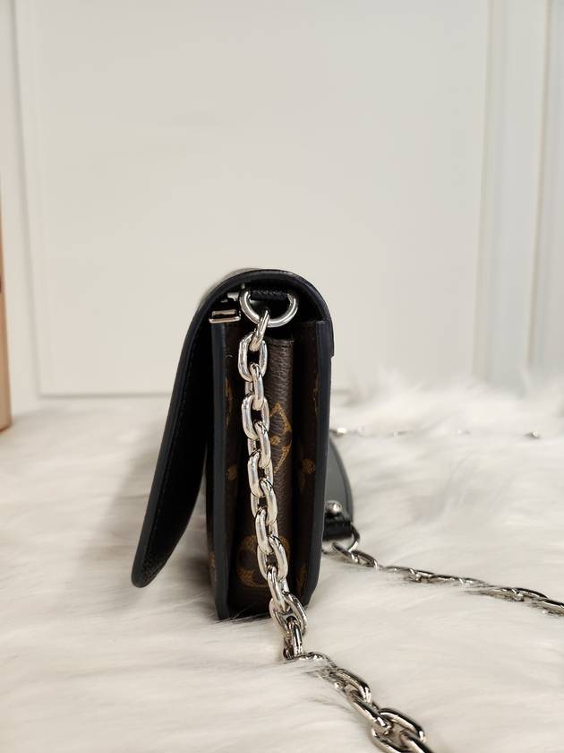 Women s Twist Chain Cross M62388 Condition B - LOUIS VUITTON - BALAAN 6