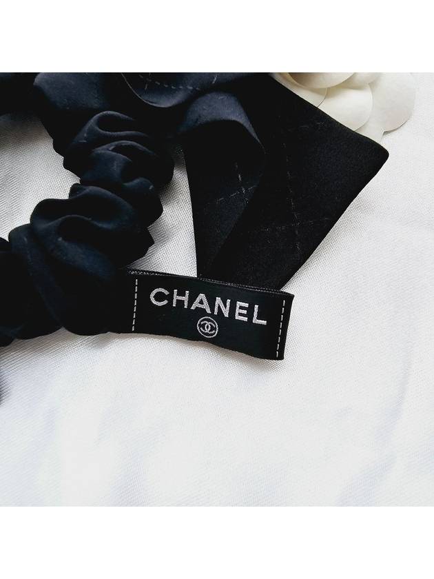 CC logo ribbon hair scrunchie silk scrunch tripe band tie black AAA374 - CHANEL - BALAAN 9