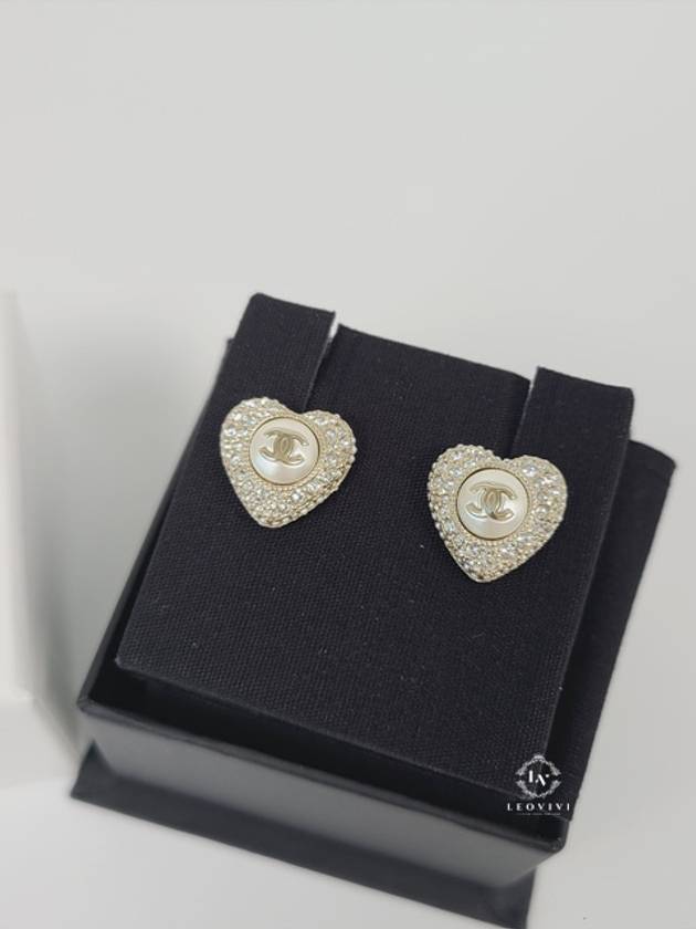 CC Heart Pearl Cubic Earrings White Gold - CHANEL - BALAAN 6