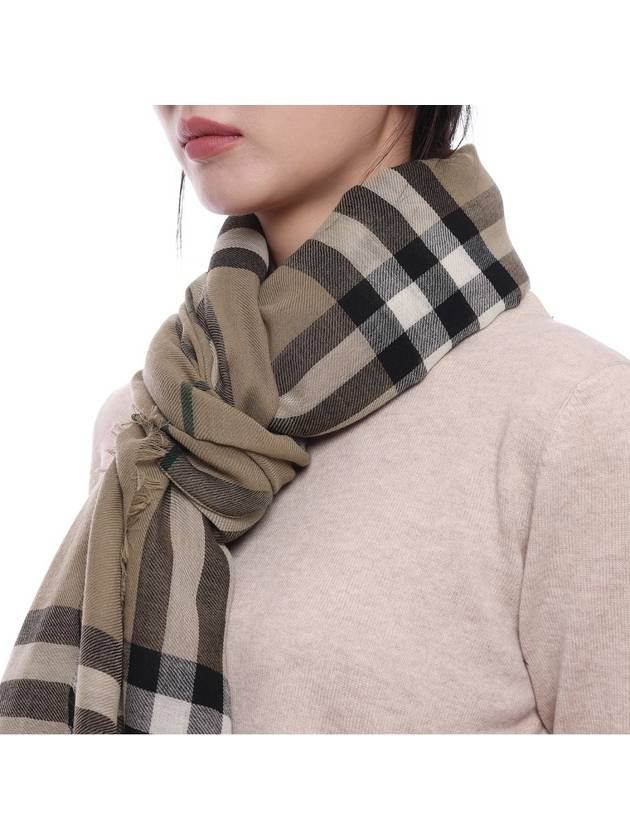 Raw Cut Checked Wool Scarf Brown - BURBERRY - BALAAN 6