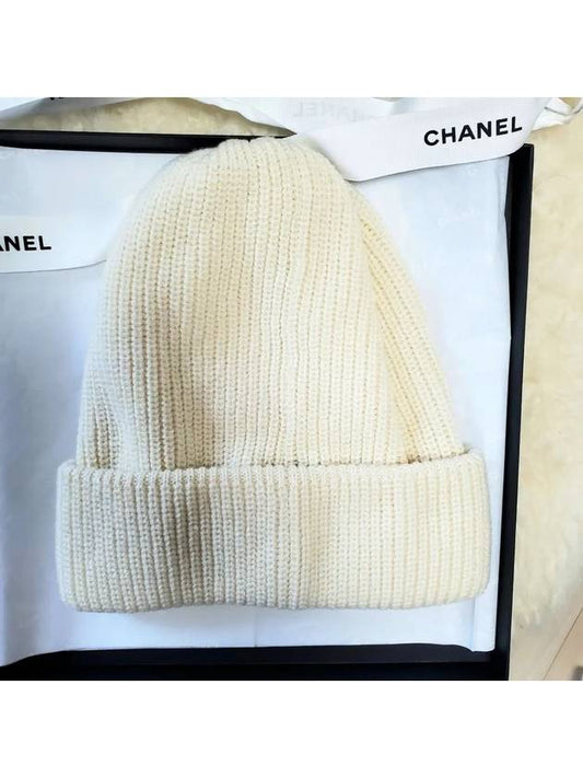 Cashmere Pearl Pearl Logo Beanie White AA7626 - CHANEL - BALAAN 2