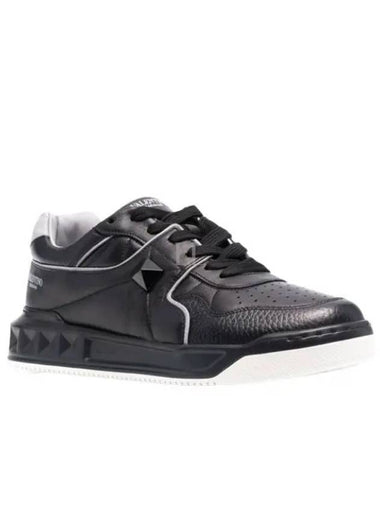 5Y0S0E71 NWN 00A 5Y2S0E71 One Stud Low Top Sneakers - VALENTINO - BALAAN 1