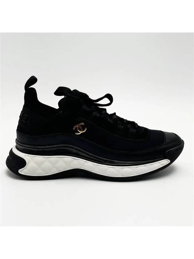 Mixed Fibers Velvet Calfskin Low Top Sneakers Black - CHANEL - BALAAN 2