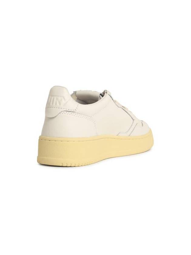 Medalist Leather Low Top Sneakers White - AUTRY - BALAAN 4