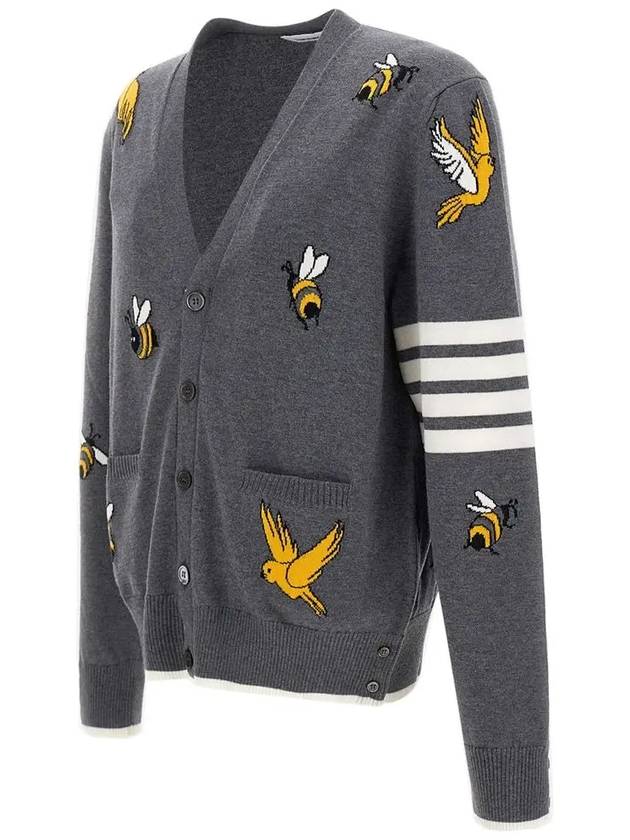 Men's Merino Bird Bee 4 Bar V-Neck Merino Cotton Cardigan Medium Grey - THOM BROWNE - BALAAN 4