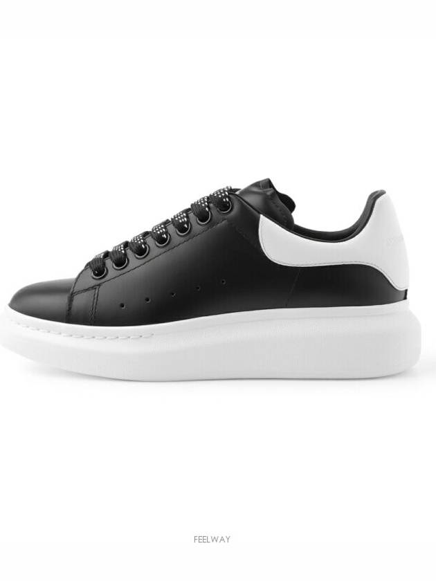 Oversized Leather Tab Low Top Sneakers Black - ALEXANDER MCQUEEN - BALAAN 5