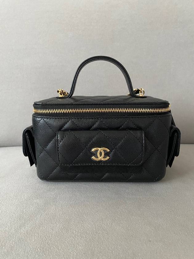 Chain Cosmetic Case Grained Shiny Calfskin Gold Metal Black - CHANEL - BALAAN 3