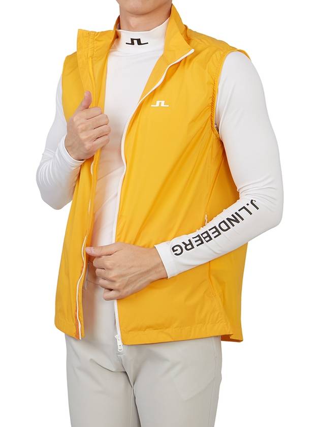 Ash Light Packable Vest Citrus - J.LINDEBERG - BALAAN 7