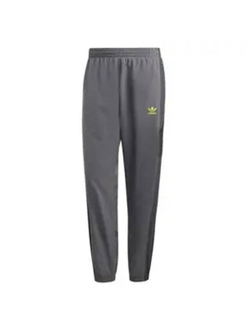 Relive Woven Track Pants IC6006 - ADIDAS - BALAAN 1