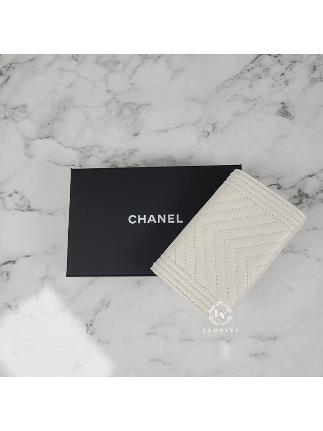 Boy Flap Card Wallet White - CHANEL - BALAAN.