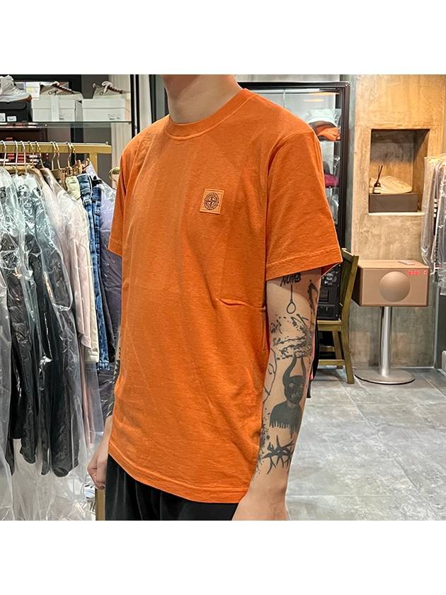 Pisato Effect Logo Patch Short Sleeve T-Shirt Orange - STONE ISLAND - BALAAN 4