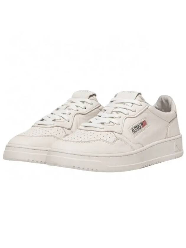 Medalist Low Top Sneakers White - AUTRY - BALAAN 1