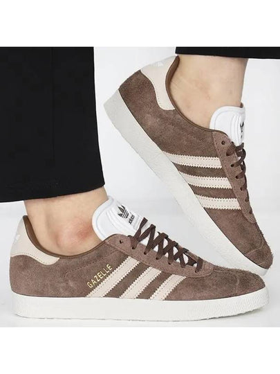 Gazelle Suede Low Top Sneakers Earth Strata - ADIDAS - BALAAN 2