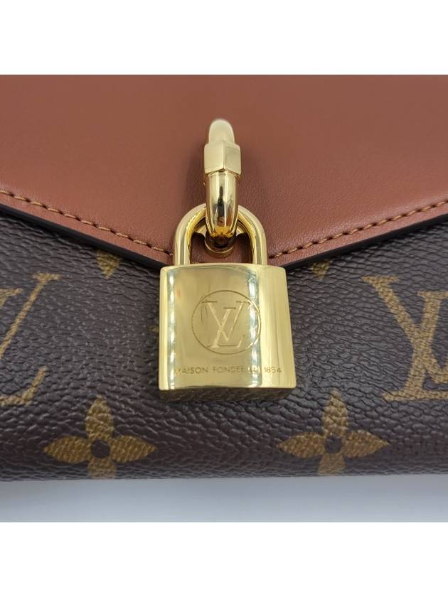 Women s Padlock On Strap - LOUIS VUITTON - BALAAN 23