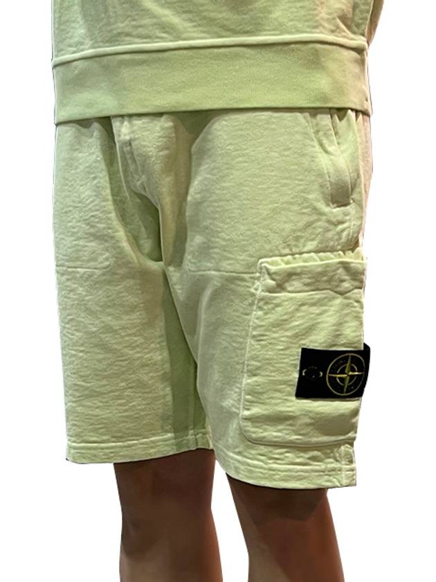 Men's OLD Treatment Logo Patch Cargo Bermuda Shorts Light Green - STONE ISLAND - BALAAN 2