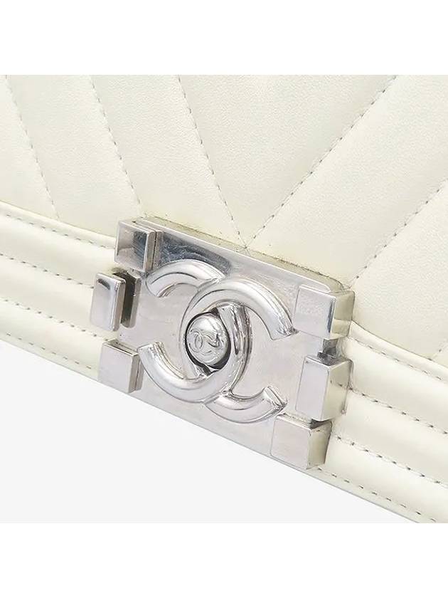 A67085 shoulder bag - CHANEL - BALAAN 3