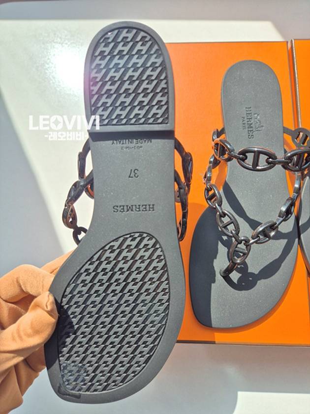 Island Sandals Noir - HERMES - BALAAN 7