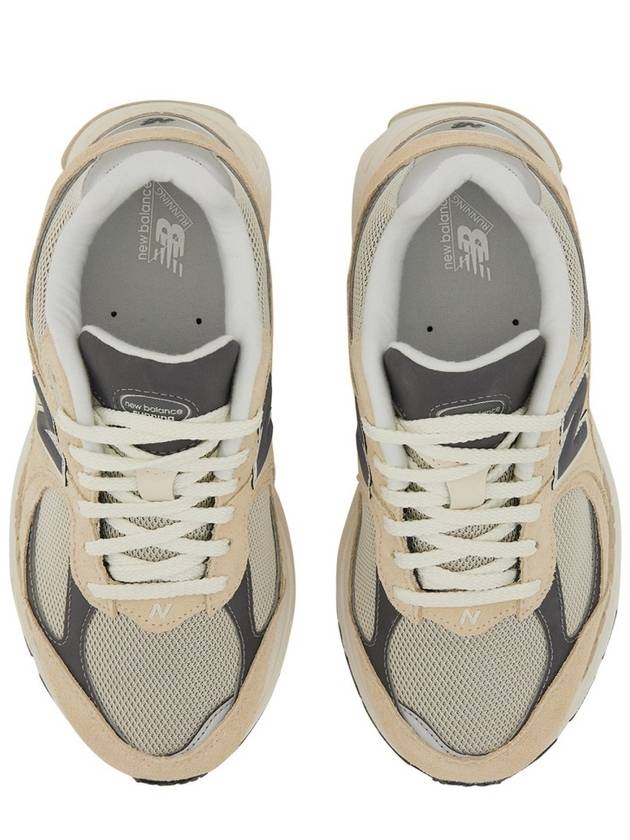 2002R Low Top Sneakers Sand Stone - NEW BALANCE - BALAAN 7