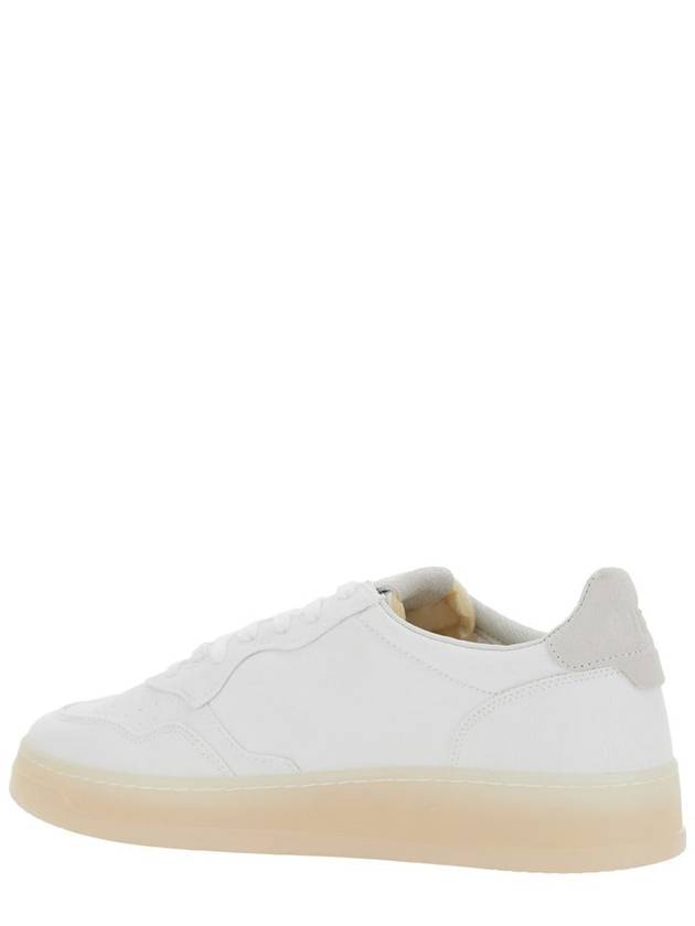 'Medalist' White Low Top Sneakers With Embossed Logo On The Tongue In Grained Leather Man - AUTRY - BALAAN 3